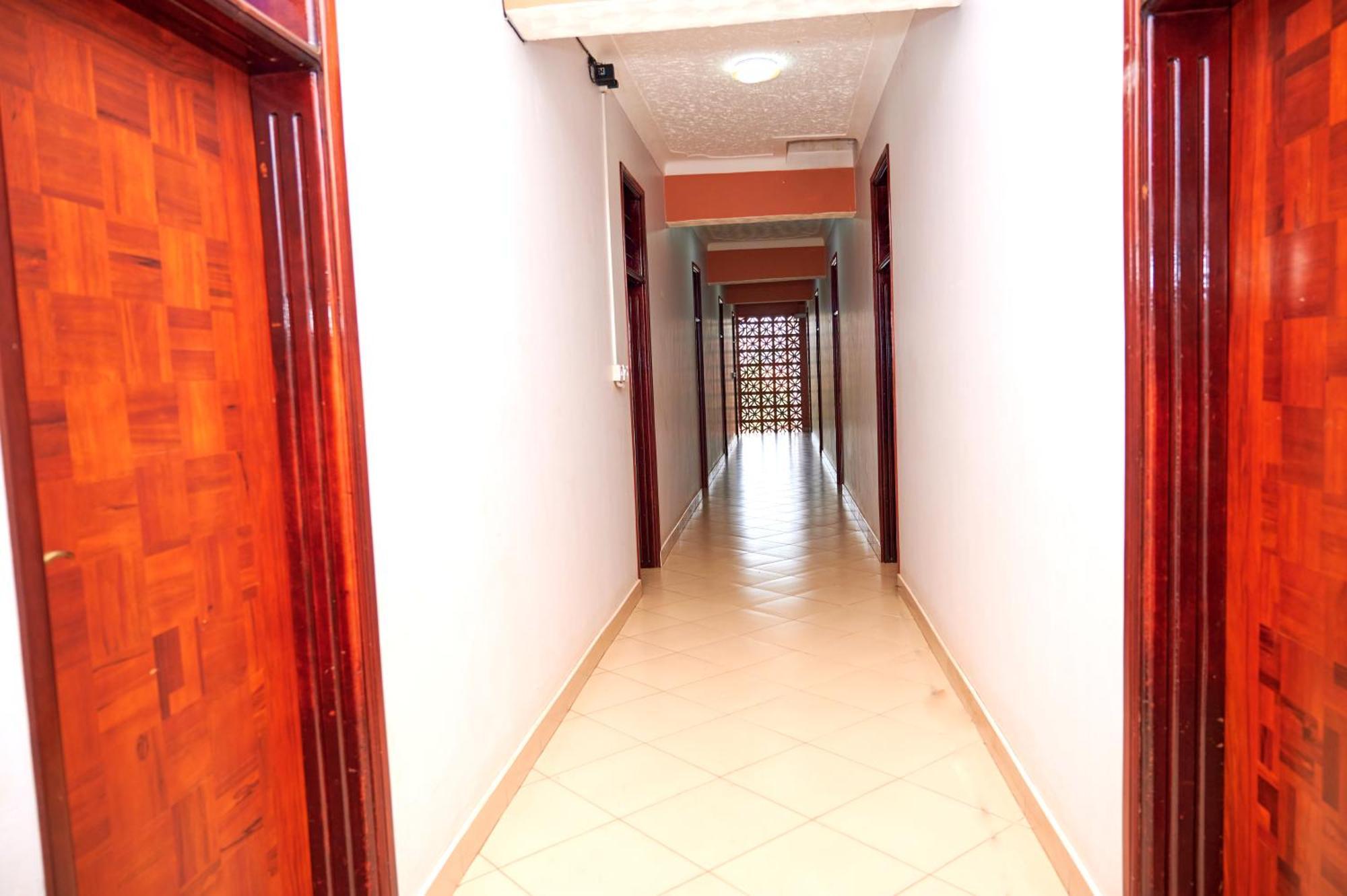 Twin Towers Hotel Kampala Buitenkant foto